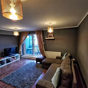 Modern 2 Bedrooms Flat Near Citycentre Sleep For 6 Edinburgh