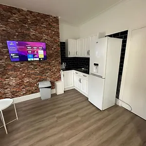 Suli House- Flats & En-suite-families And Couples Only , Blackpool United Kingdom