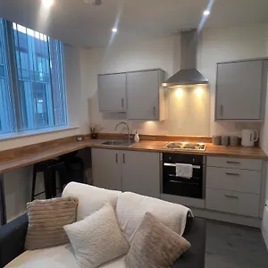 Double Bed Cosy Apartment, Near Train Station , Stockport United Kingdom